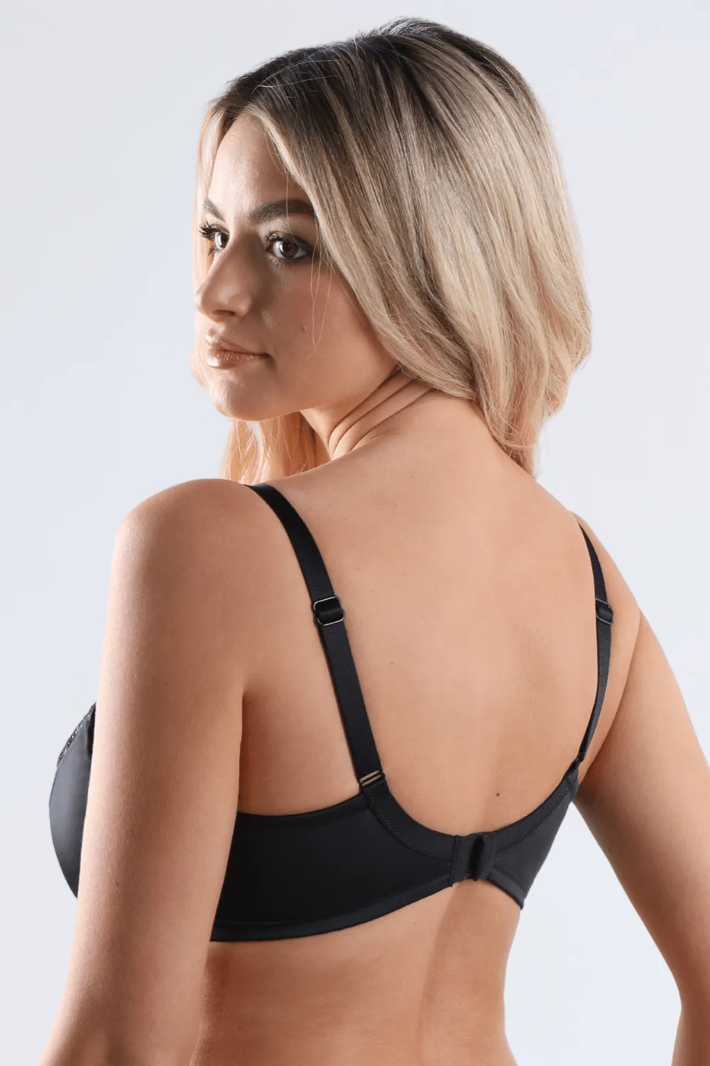 Hotel Desir Underwired Bra in Black